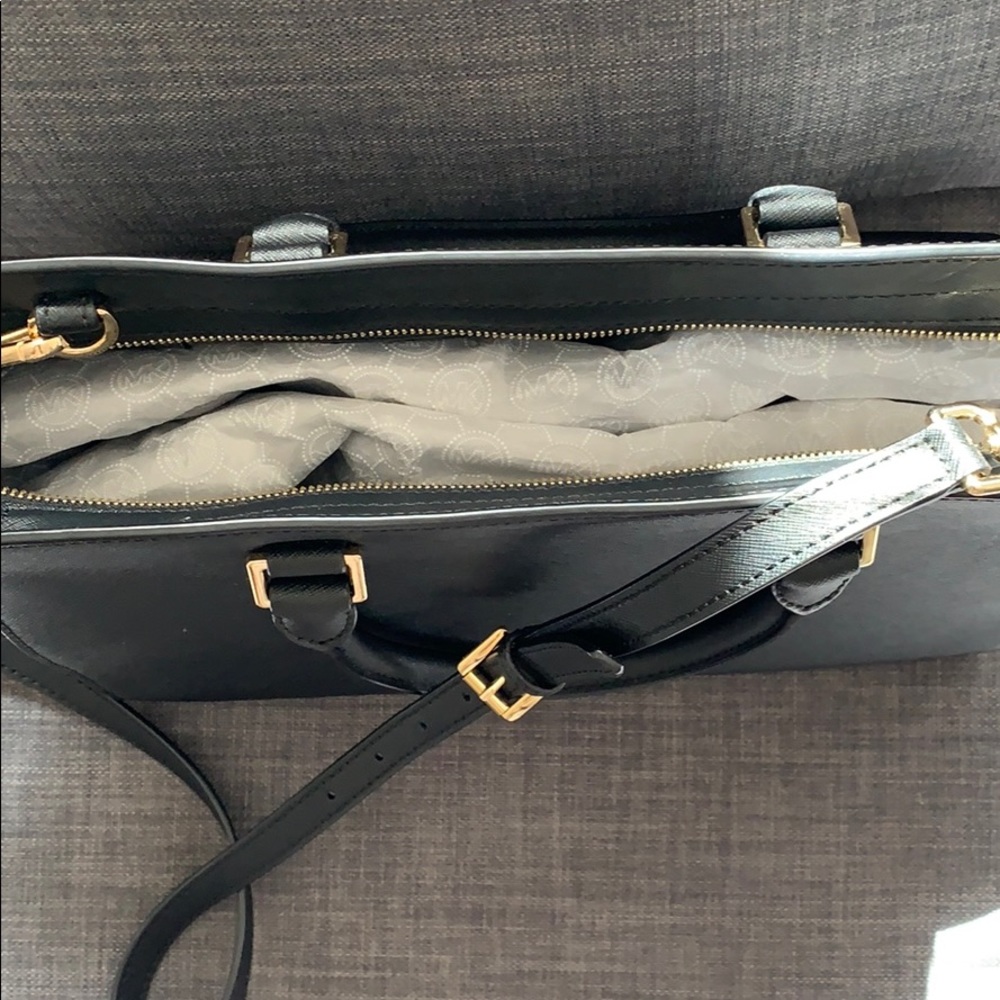 Michael Kors Selma Tote - Picture 12 of 13